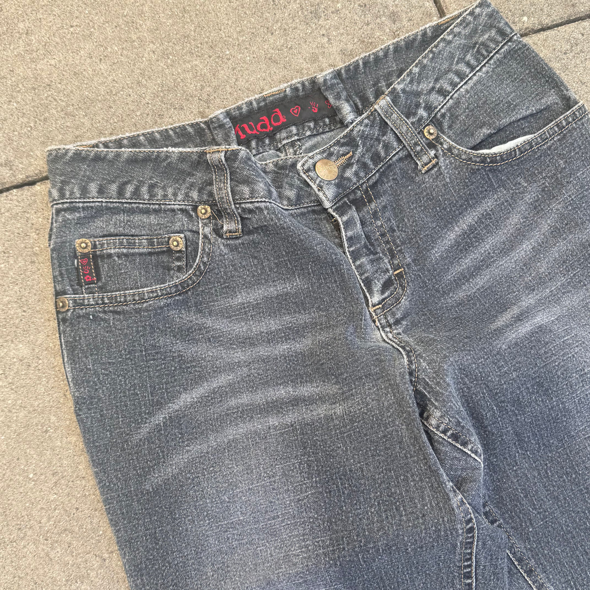 Mudd Y2K bootcut retro denim jeans – Close-up 3