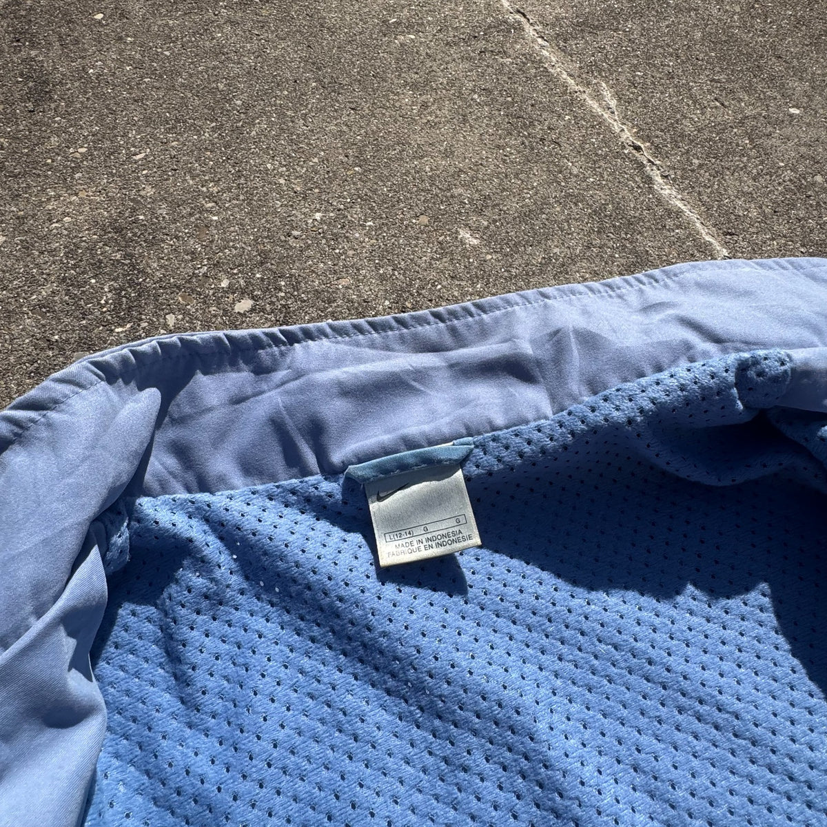 Nike vintage sky blue rain jacket – Close-up 3