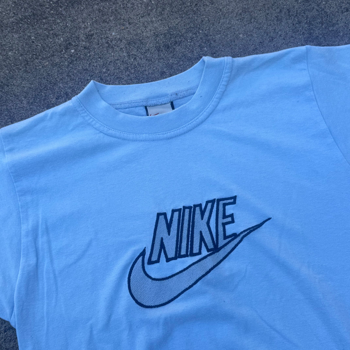 Nike vintage sky blue T-shirt – Close-up 1