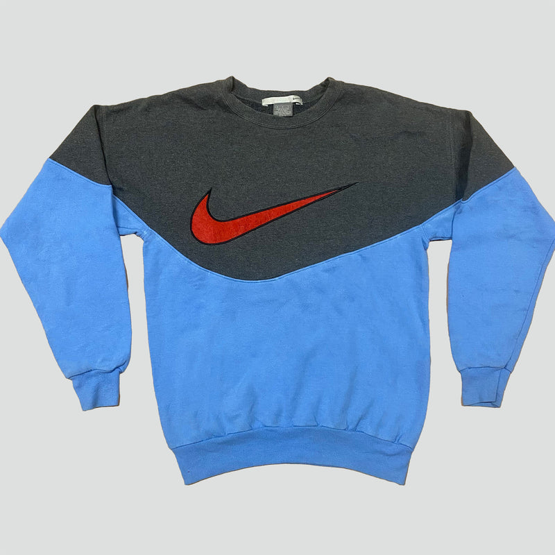 Sourced limited accessories and clothes Nike reworked sweatshirt – Secondhand Streetwear