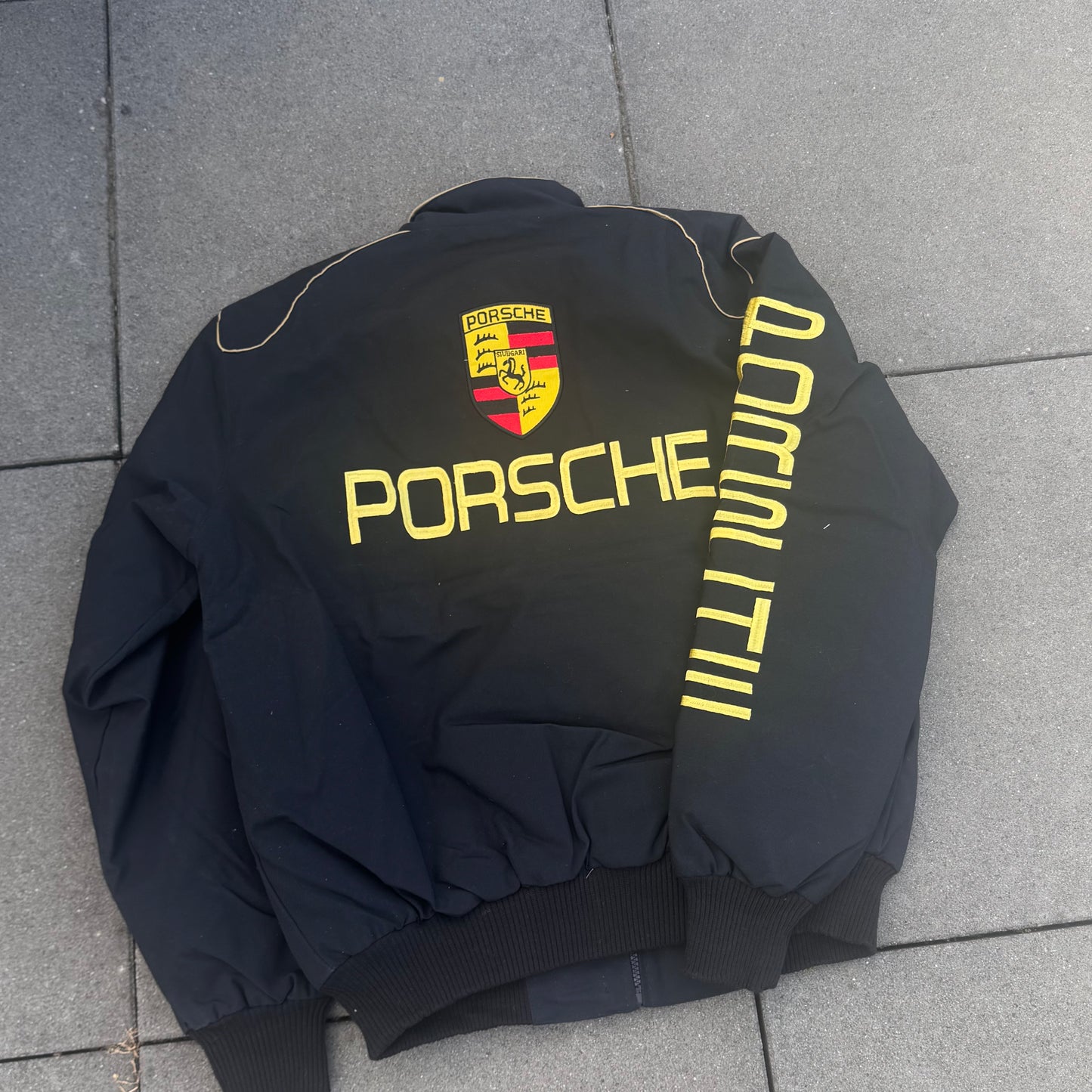 Porsche streetwear 00s racing jacket – Close-up 4