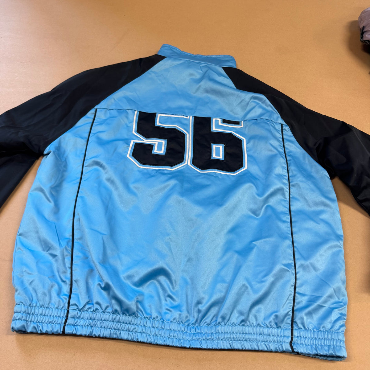 Reebok 56 oversized skyblue track jacket – Close-up 3