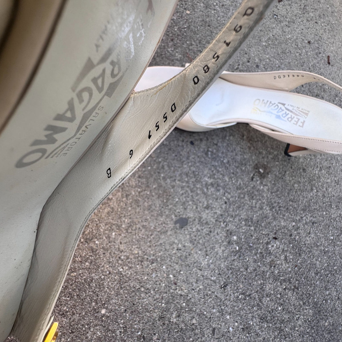 Salvatore Ferragamo Italia white high heels – Close-up 6