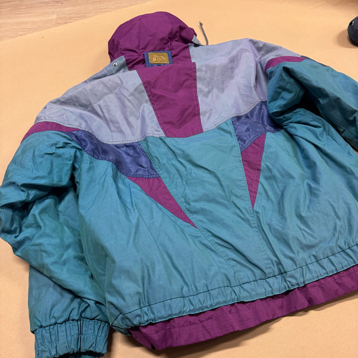 Tigara vintage 90s winter jacket – Close-up 7