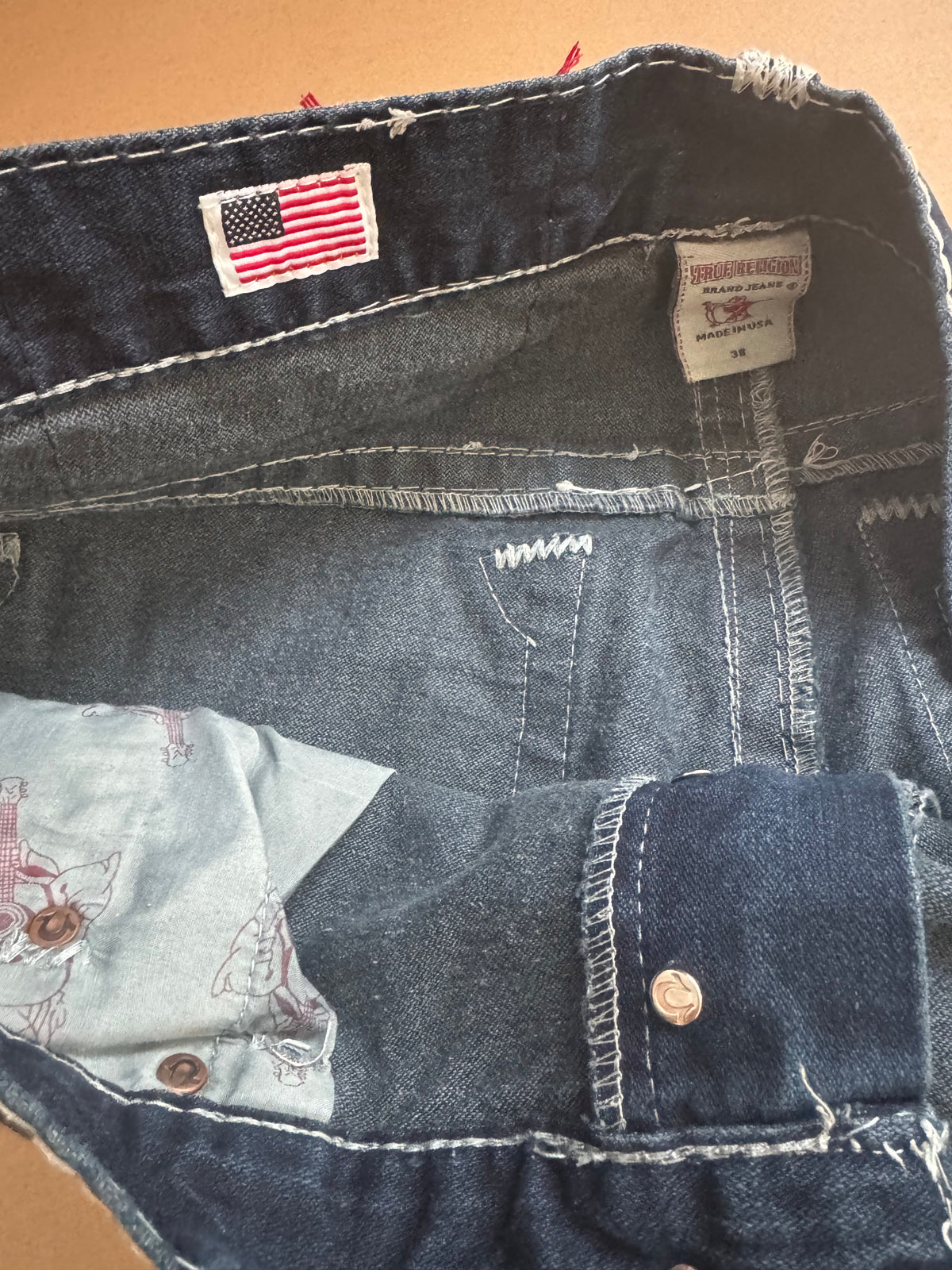 True Religion World Tour men’s jeans – Close-up 5