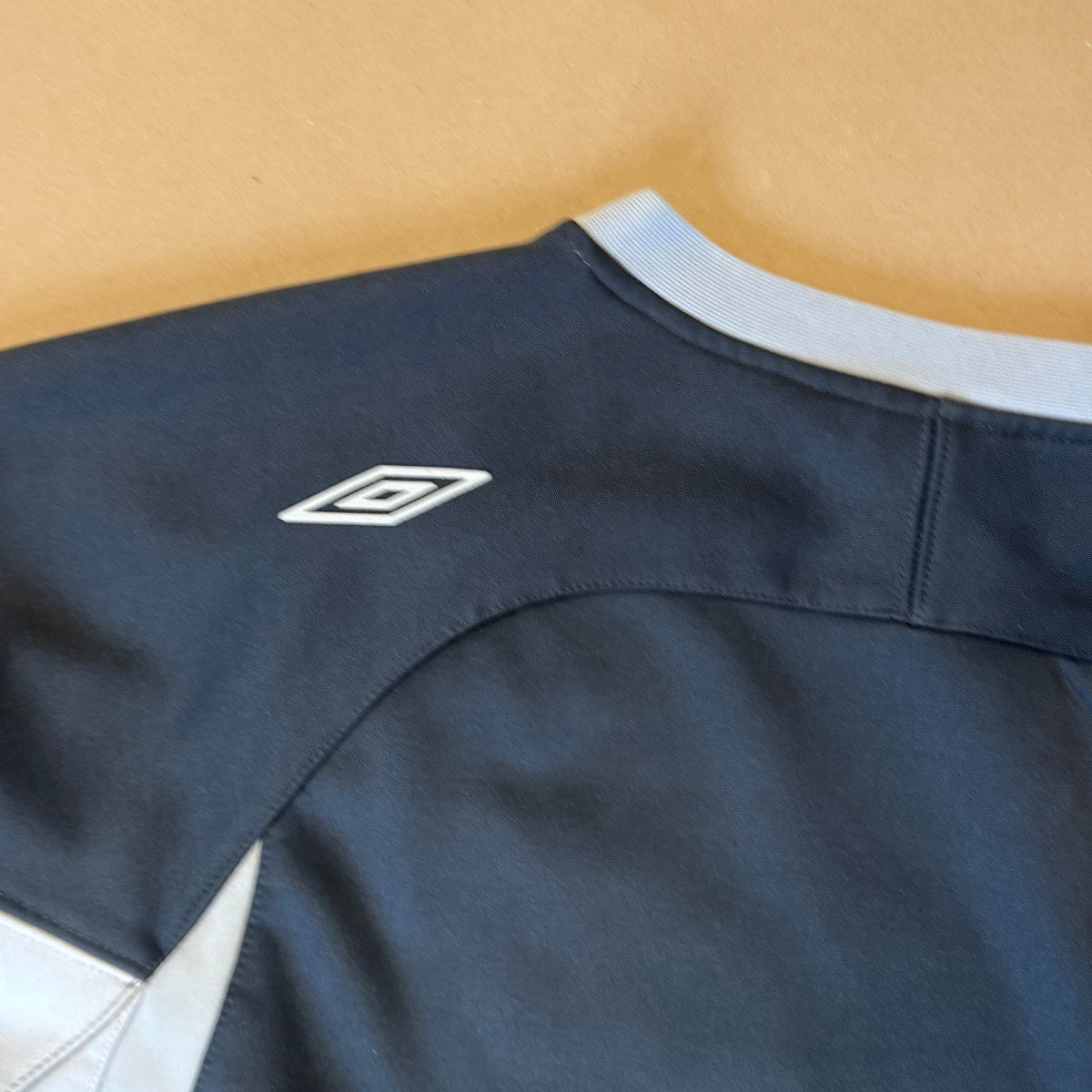 Umbro streetwear sweatshirt – Close-up 3