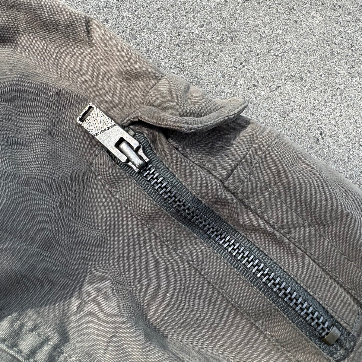 Unique Evisu green raincoat – Close-up 6