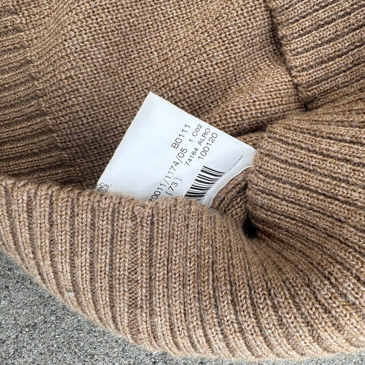 Vintage Burberry London merino wool crewneck – Close-up 4