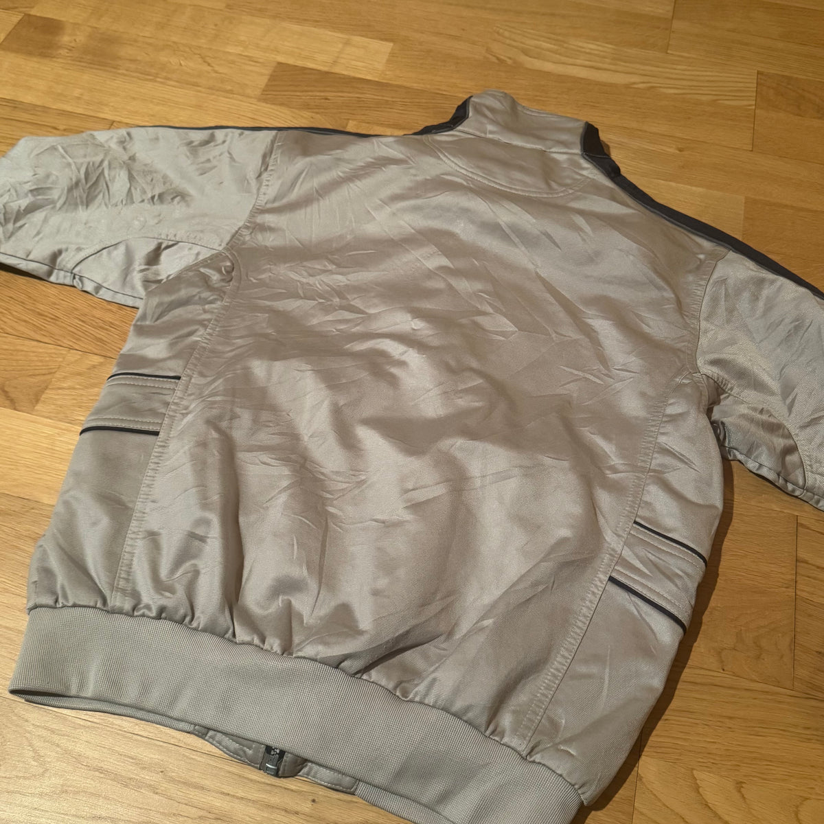 Vintage Elmo Sports Umbro beige track jacket – Close-up 4