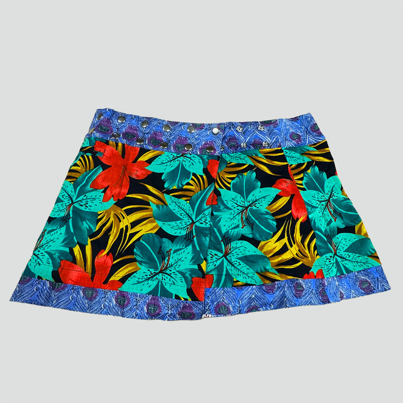 Detailansicht: Sourced limited accessories and clothes Reversible Moshiki colourful summer skirt – Logo, Nähte oder Material