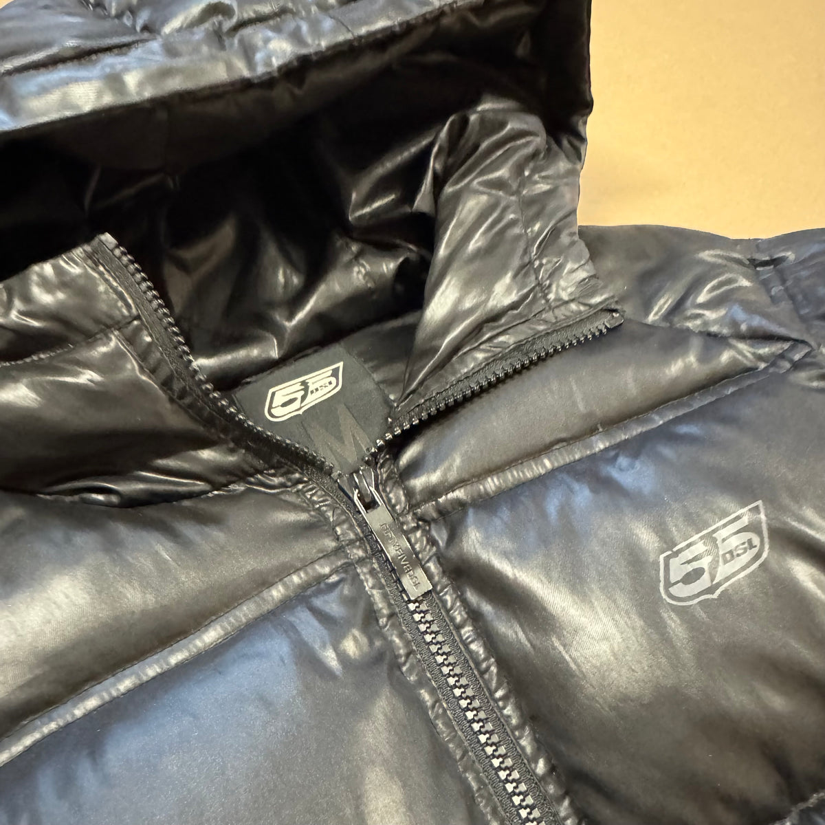 55DSL by Diesel black puffer jacket – Close-up 1