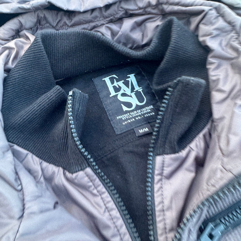 Detailansicht: Sourced limited accessories and clothes Evisu vintage brown 00s rain jacket – Logo, Nähte oder Material