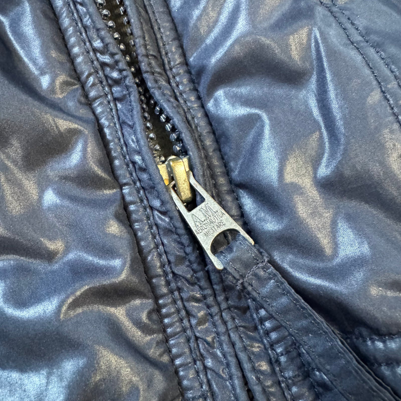 Detailansicht: Sourced limited accessories and clothes Aeronautica Militare vintage 90s Italian bomber jacket – Logo, Nähte oder Material