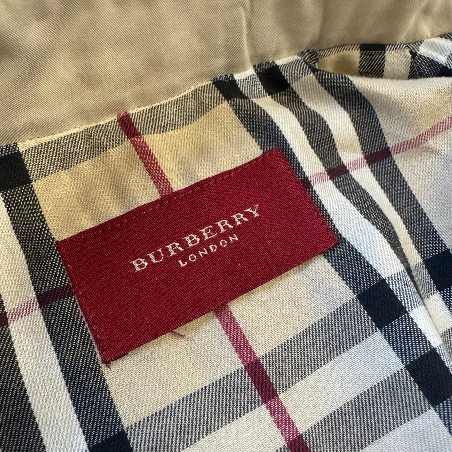 Burberry London cream vintage raincoat