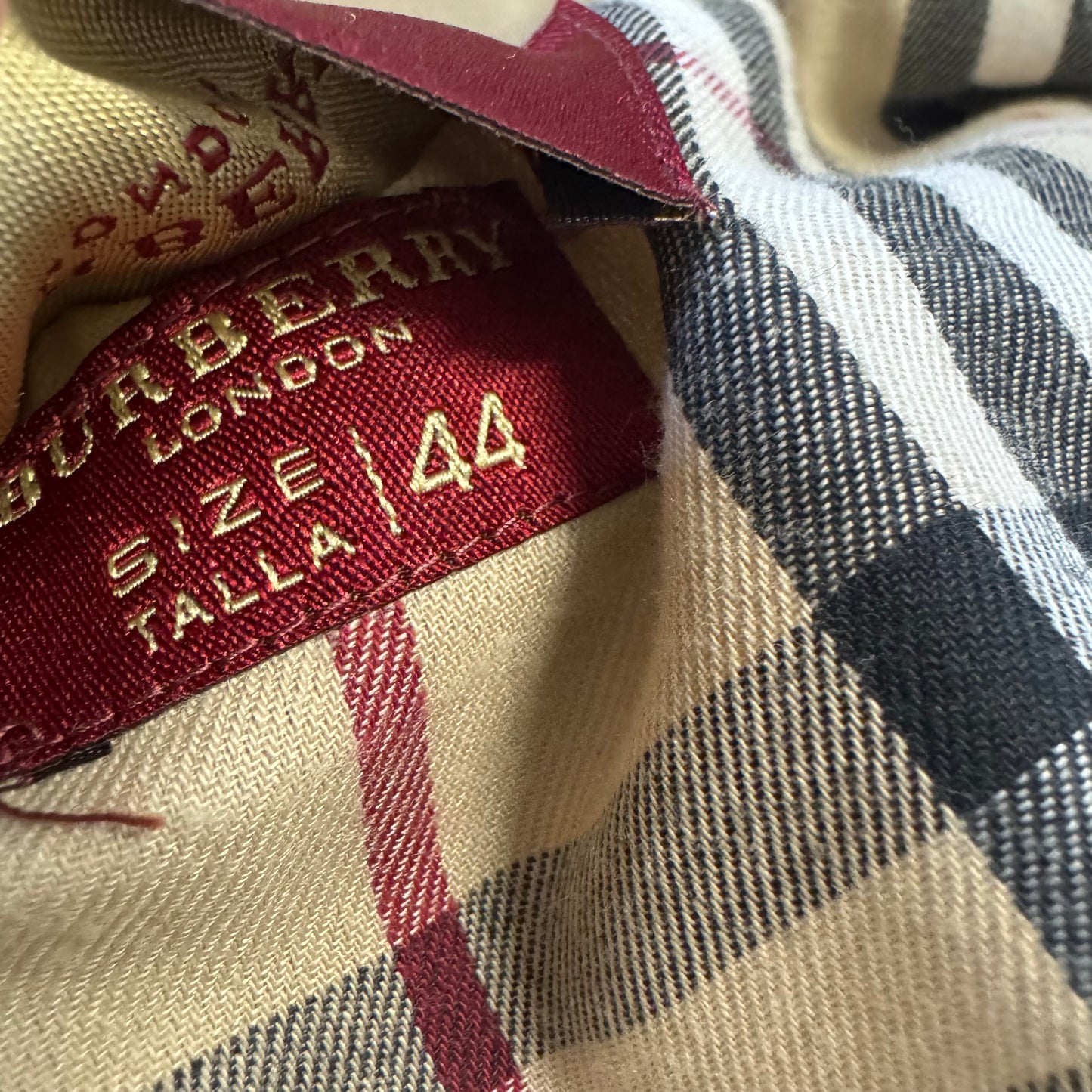 Burberry London cream vintage raincoat