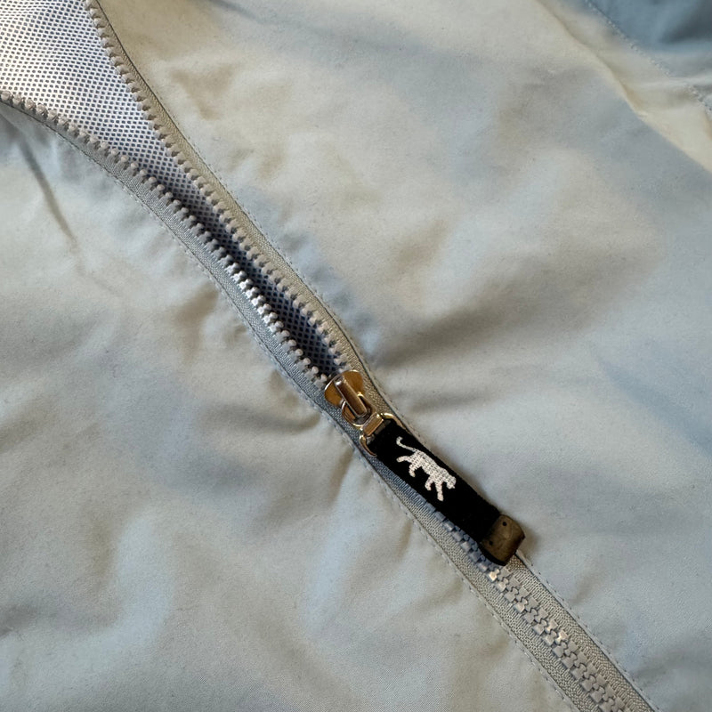 Detailansicht: Sourced limited accessories and clothes Airness vintage babyblue rain vest – Logo, Nähte oder Material