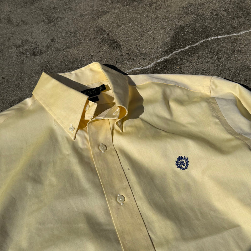 Detailansicht: Sourced limited accessories and clothes Lauren Ralph Lauren vintage yellow shirt – Logo, Nähte oder Material