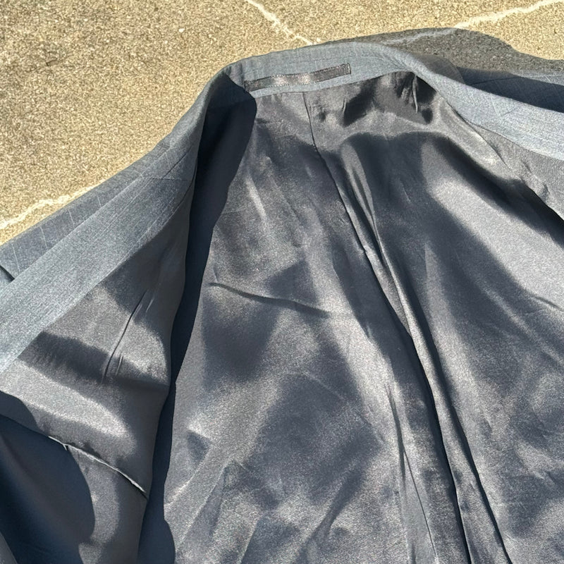 Detailansicht: Sourced limited accessories and clothes Yves Saint Laurent vintage grey blazer – Logo, Nähte oder Material