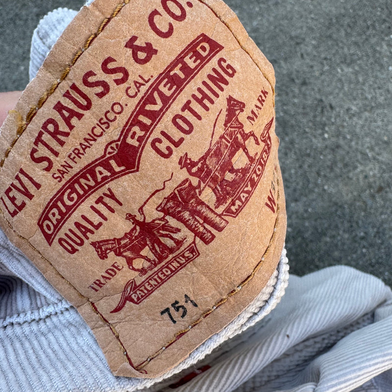 Detailansicht: Sourced limited accessories and clothes Levi Strauss vintage striped pants – Logo, Nähte oder Material