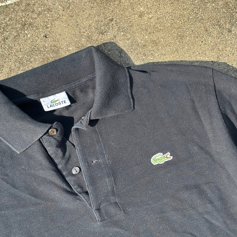 Detailansicht: Sourced limited accessories and clothes Lacoste vintage black longsleeve poloshirt – Logo, Nähte oder Material