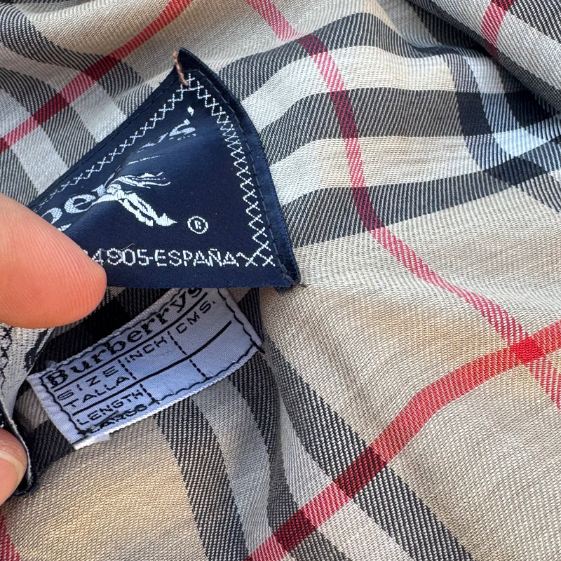 Detailansicht: Sourced limited accessories and clothes Burberry vintage cotton harrington jacket – Logo, Nähte oder Material