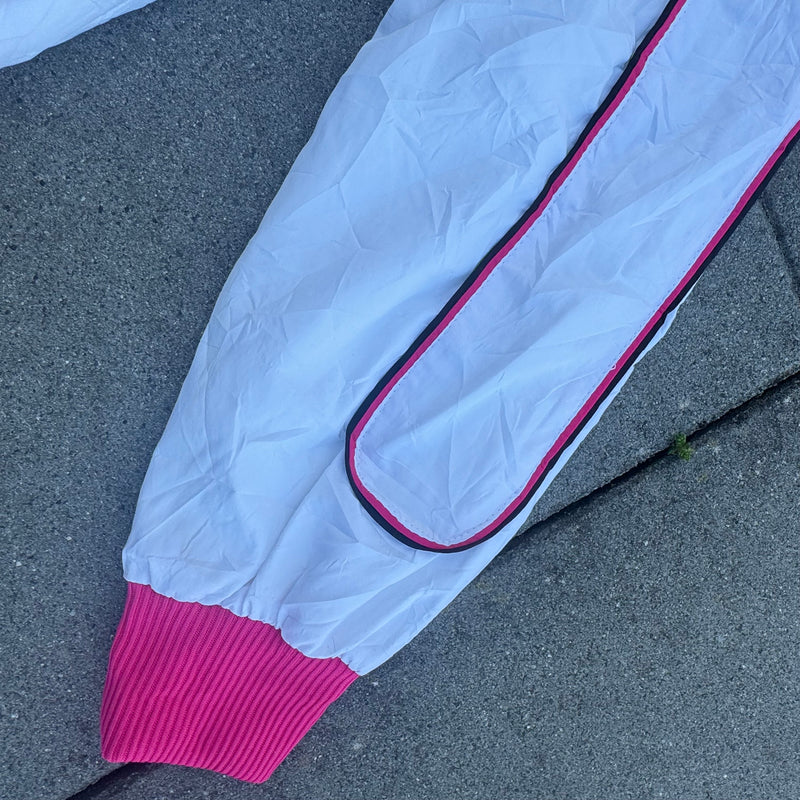 Detailansicht: Sourced limited accessories and clothes Puma Y2K white women’s track jacket – Logo, Nähte oder Material