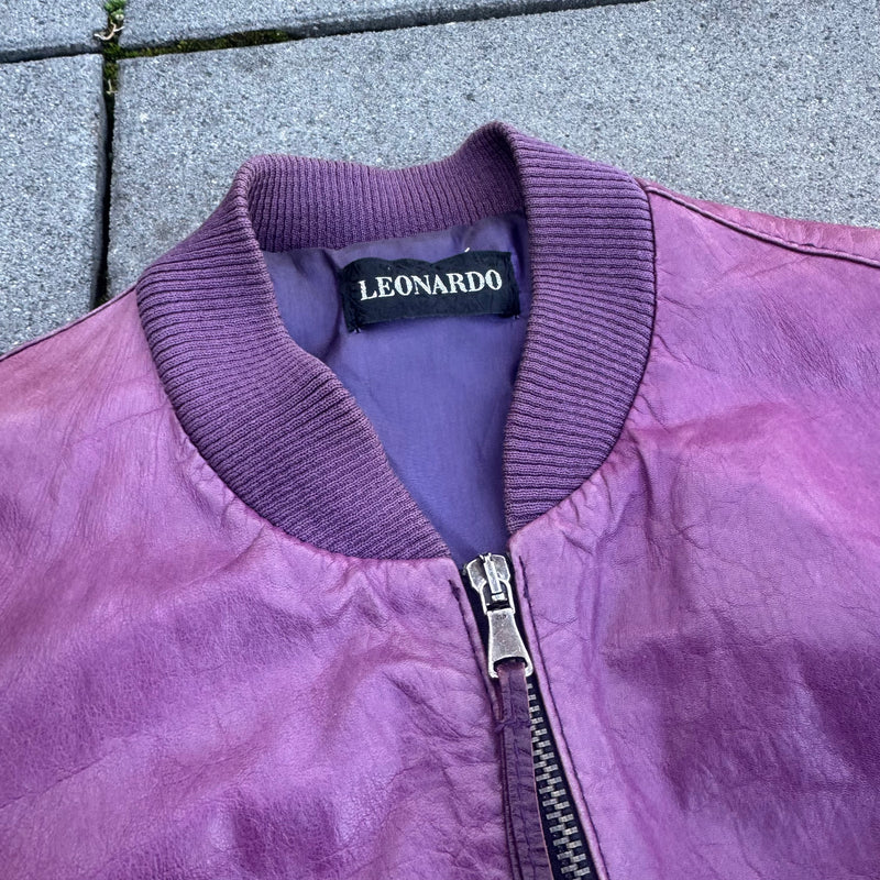 Detailansicht: Sourced limited accessories and clothes Leonardo purple designer genuine leather jacket – Logo, Nähte oder Material
