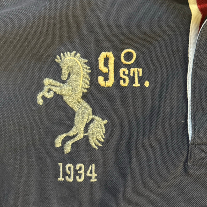 Detailansicht: Sourced limited accessories and clothes Aeronautica Militare long-sleeve polo – Logo, Nähte oder Material