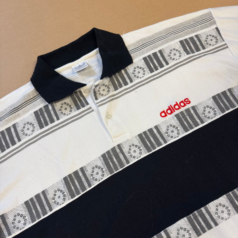 Detailansicht: Sourced limited accessories and clothes Adidas vintage striped pattern poloshirt – Logo, Nähte oder Material