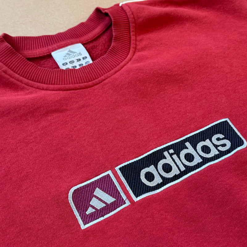 Detailansicht: Sourced limited accessories and clothes Adidas vintage 90s red sweatshirt – Logo, Nähte oder Material