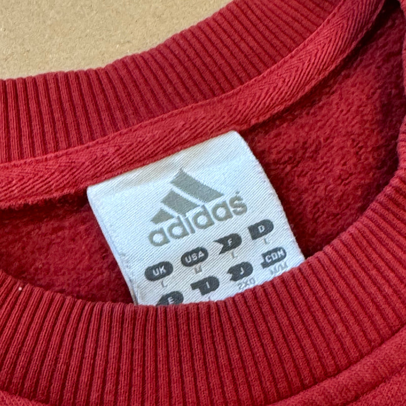 Detailansicht: Sourced limited accessories and clothes Adidas vintage 90s red sweatshirt – Logo, Nähte oder Material