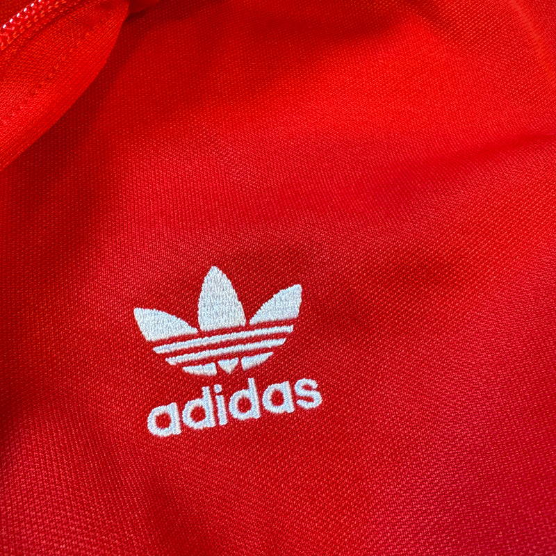 Detailansicht: Sourced limited accessories and clothes Adidas Y2K red vintage track set (jacket and pants) – Logo, Nähte oder Material
