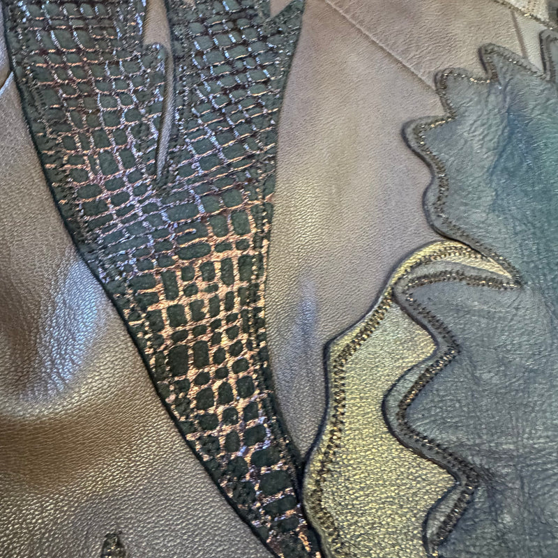 Detailansicht: Sourced limited accessories and clothes Genuine Leather vintage coat – Logo, Nähte oder Material