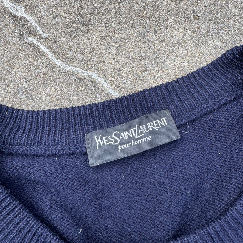 Detailansicht: Sourced limited accessories and clothes Yves Saint Laurent wool trademark crewneck – Logo, Nähte oder Material