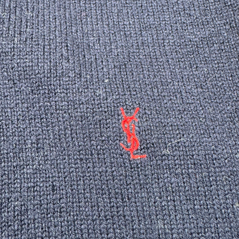 Detailansicht: Sourced limited accessories and clothes Yves Saint Laurent wool trademark crewneck – Logo, Nähte oder Material