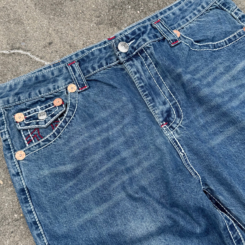 Detailansicht: Sourced limited accessories and clothes True Religion USA vintage straight jeans – Logo, Nähte oder Material