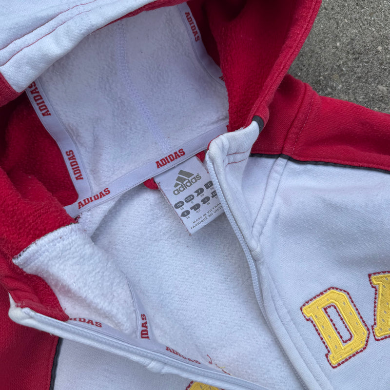 Detailansicht: Sourced limited accessories and clothes Adidas 90s vintage zip-up jacket – Logo, Nähte oder Material