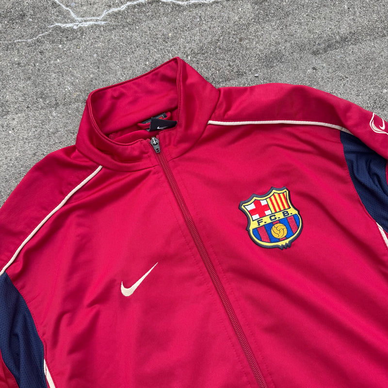 Detailansicht: Sourced limited accessories and clothes Nike FC Barcelona vintage red track jacket – Logo, Nähte oder Material