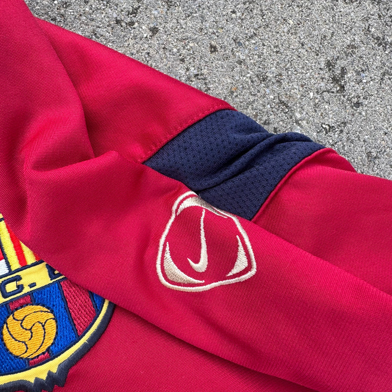Detailansicht: Sourced limited accessories and clothes Nike FC Barcelona vintage red track jacket – Logo, Nähte oder Material