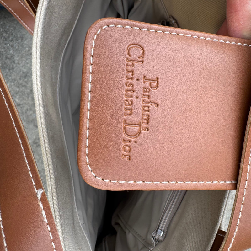 Detailansicht: Sourced limited accessories and clothes Christian Dior Parfumes vintage tote bag – Logo, Nähte oder Material