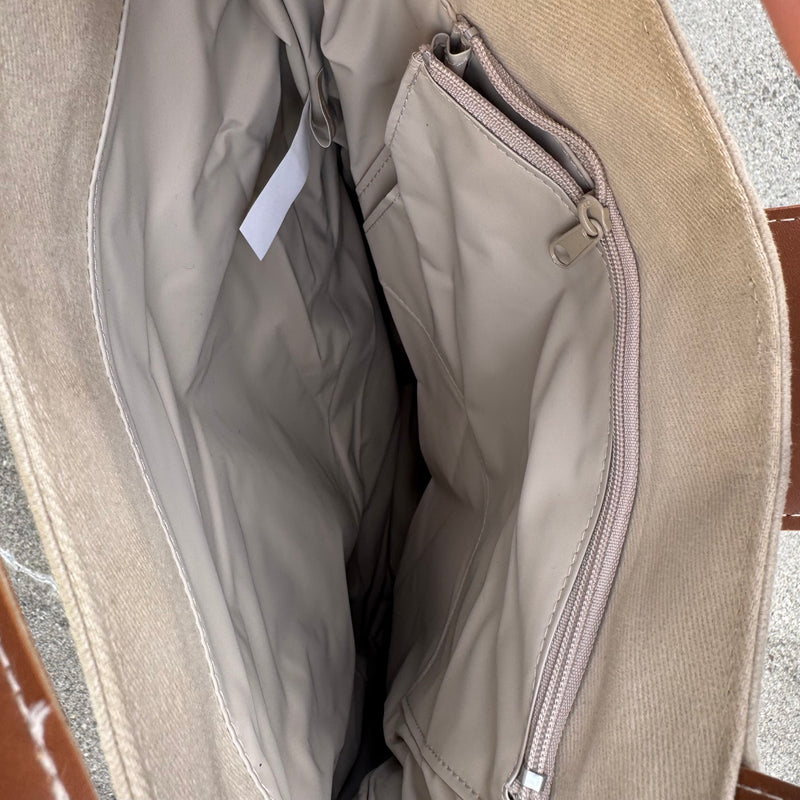 Detailansicht: Sourced limited accessories and clothes Christian Dior Parfumes vintage tote bag – Logo, Nähte oder Material