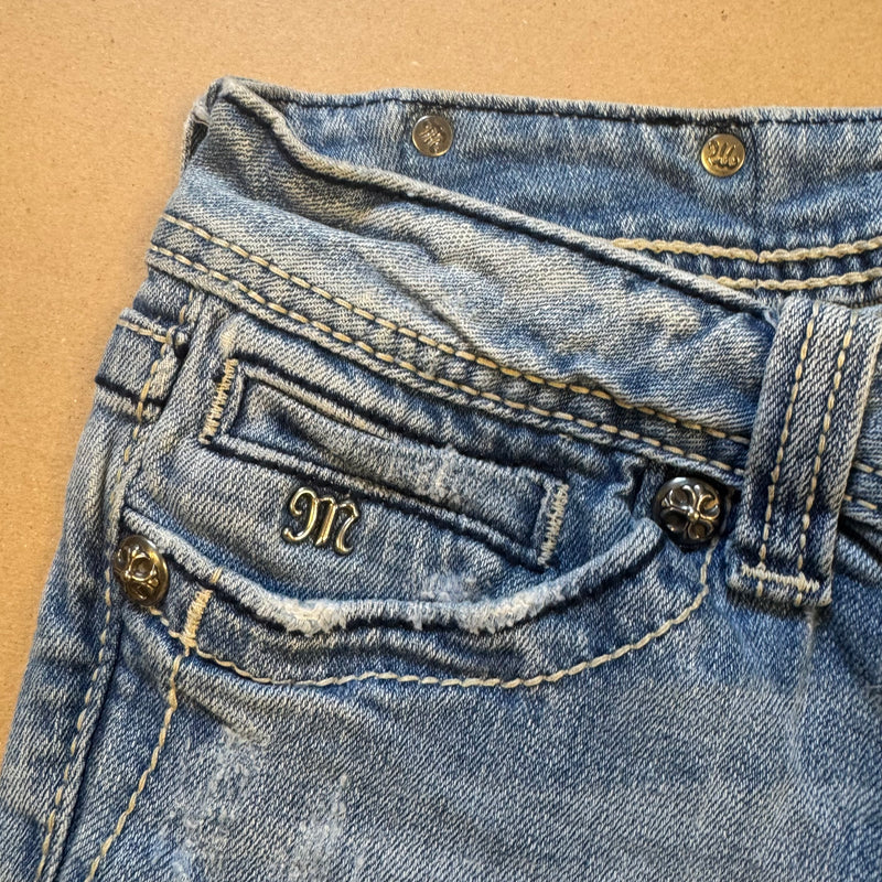 Detailansicht: Sourced limited accessories and clothes Miss Me ripped wide leg jeans used – Logo, Nähte oder Material