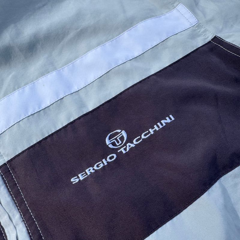 Detailansicht: Sourced limited accessories and clothes Sergio Tacchini vintage track jacket – Logo, Nähte oder Material