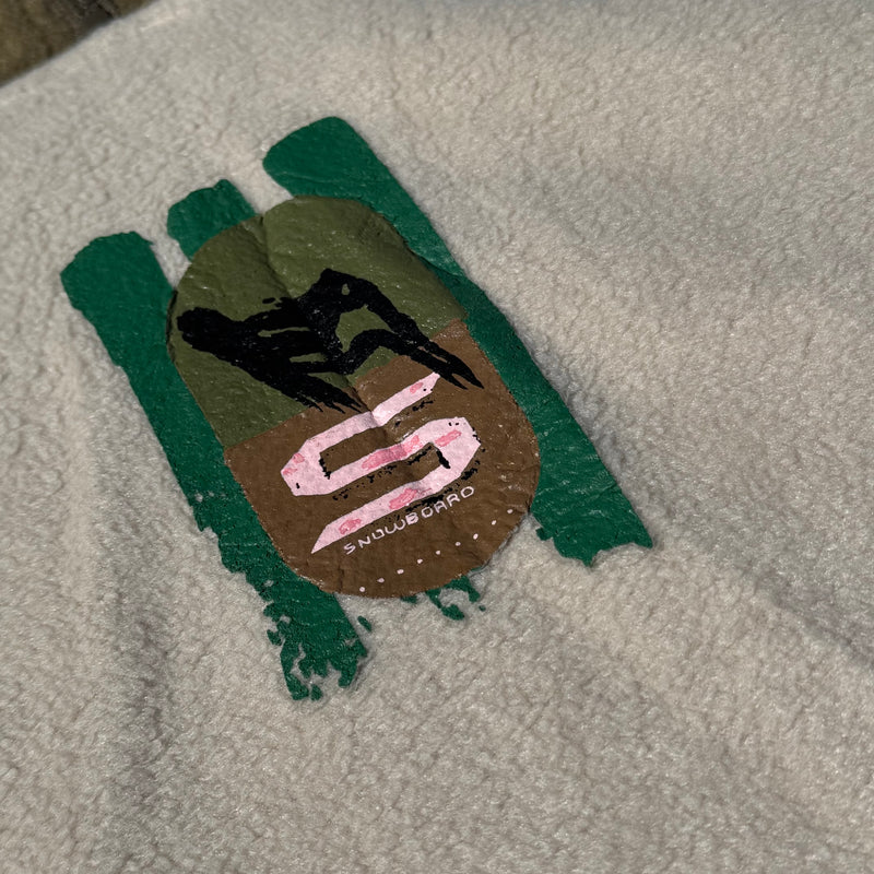 Detailansicht: Sourced limited accessories and clothes Brent Board vintage fleece sweater – Logo, Nähte oder Material