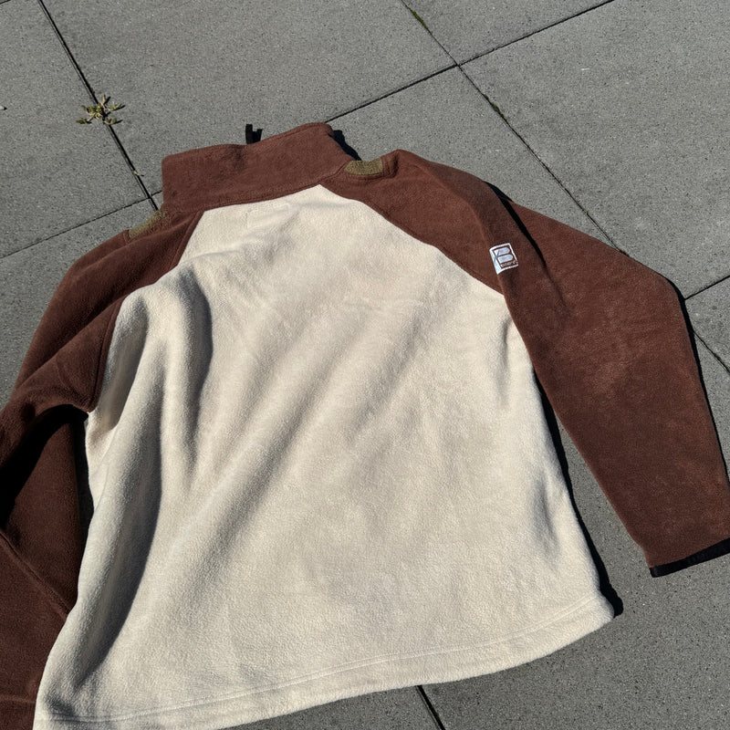 Detailansicht: Sourced limited accessories and clothes Brent Board vintage fleece sweater – Logo, Nähte oder Material