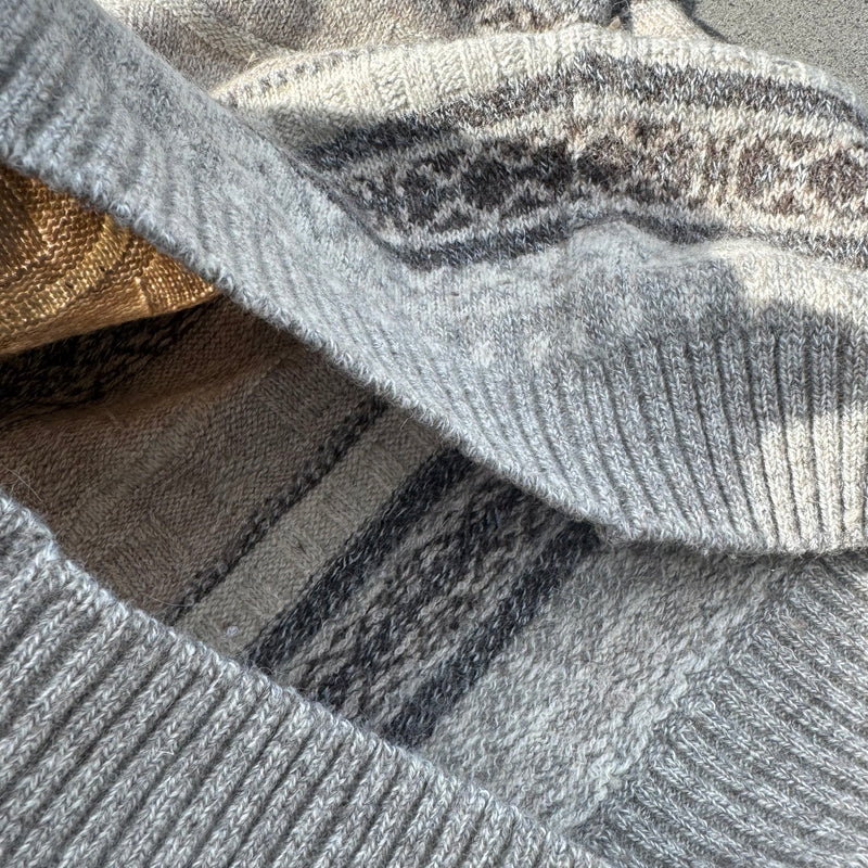 Detailansicht: Sourced limited accessories and clothes Lacoste cozy warm knitted sweatshirt – Logo, Nähte oder Material