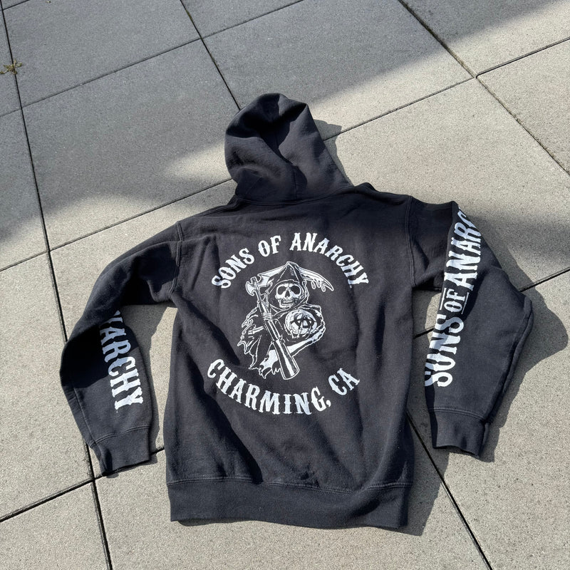 Detailansicht: Sourced limited accessories and clothes Sons of Anarchy black zip-up hoodie – Logo, Nähte oder Material