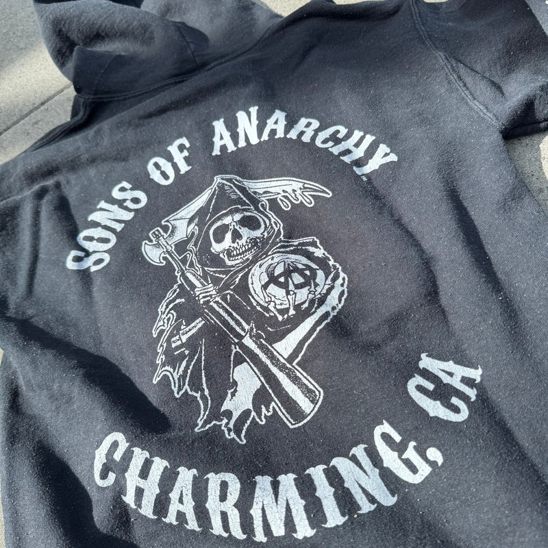 Detailansicht: Sourced limited accessories and clothes Sons of Anarchy black zip-up hoodie – Logo, Nähte oder Material