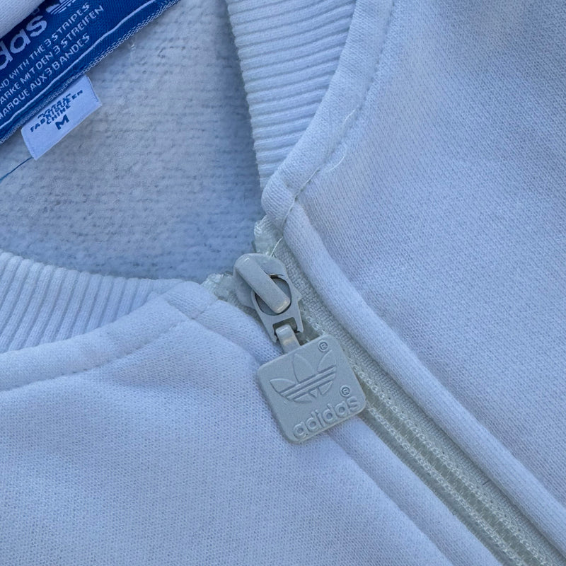Detailansicht: Sourced limited accessories and clothes Adidas white streetwear sweat track set (jacket and pants) – Logo, Nähte oder Material