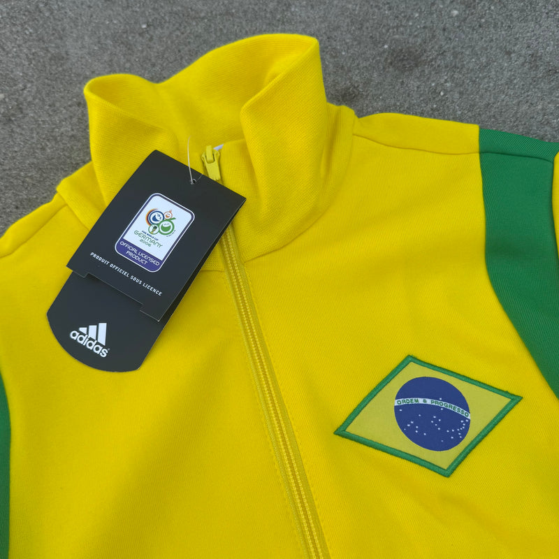 Detailansicht: Sourced limited accessories and clothes Adidas Brazil Worldcup 2006 track jacket – Logo, Nähte oder Material